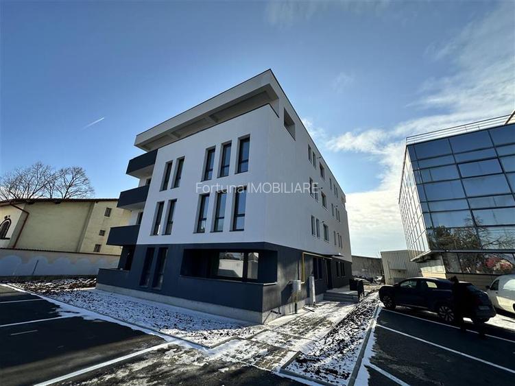Apartament 3 Camere în bloc finalizat, etaj intermediar, construcție n - 4
