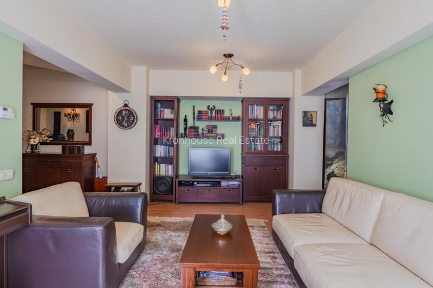 REZERVAT. 4 camere, luminos si gata de mutat - 18