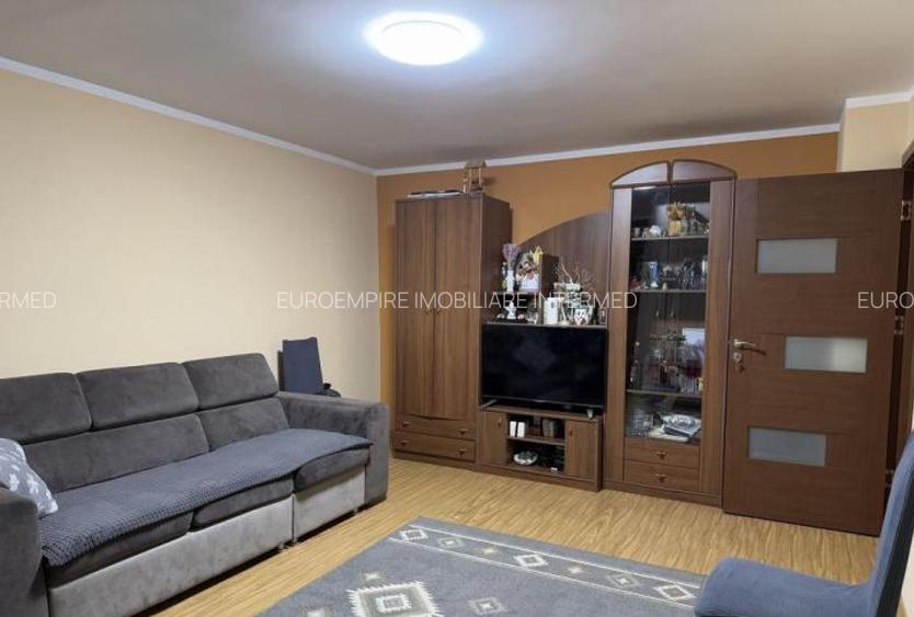 Apartament 4 camere decomandate Pod Butelii - 3