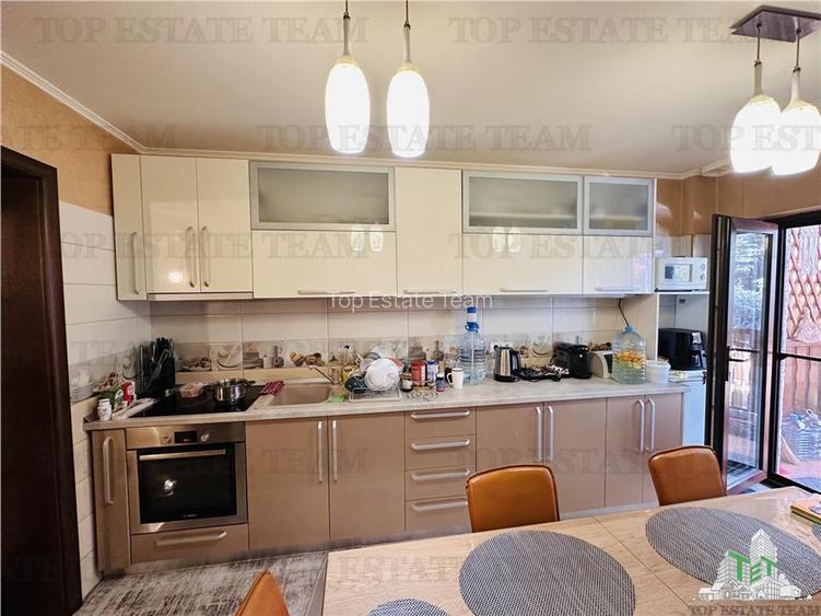 Vila superba 360 mp construiti, 524 mp curte, 6 camere, P+1+M ROSU - 13