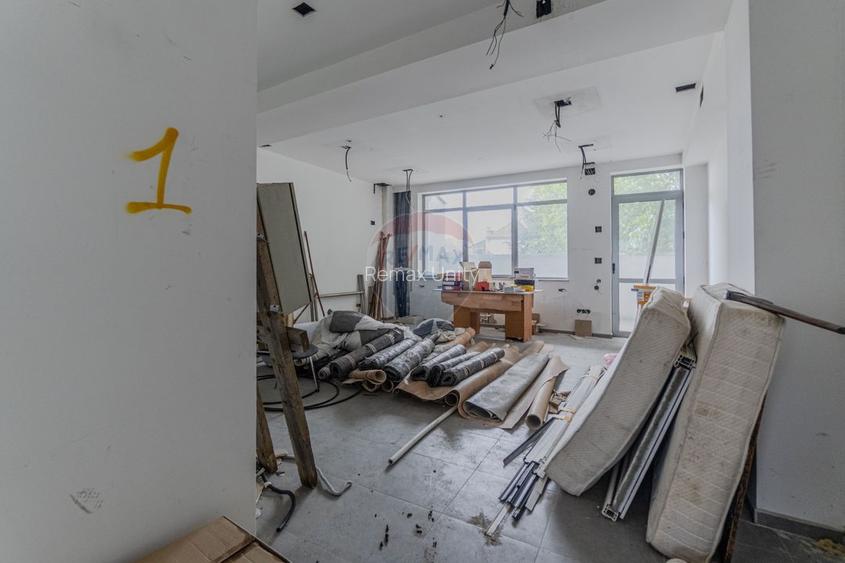 Cladire de 902 mp utili de vânzare, zona Grivitei - DN 13, COMISION 0 - 38