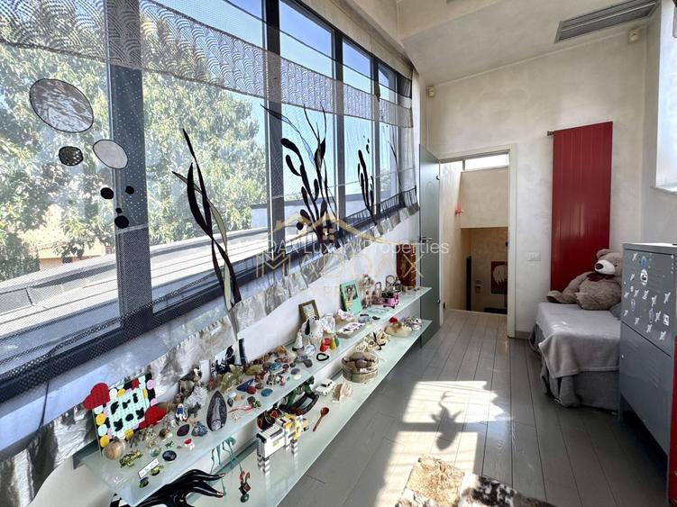 Vila cu 5 camere *344mp* + 400mp Teren // Zona Bucurestii Noi - 45