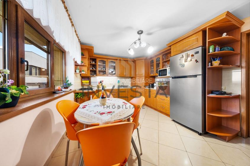 Casa individuala cu 7 camere, 260 mp, teren 900 mp, front 19m, Europa - 7