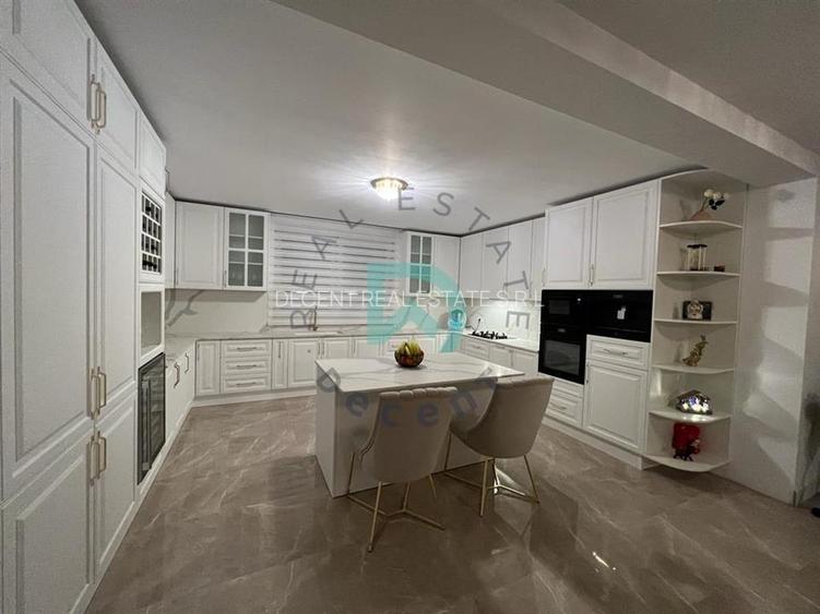 Casa spatioasa , intrare Izvor, Brasov - 11