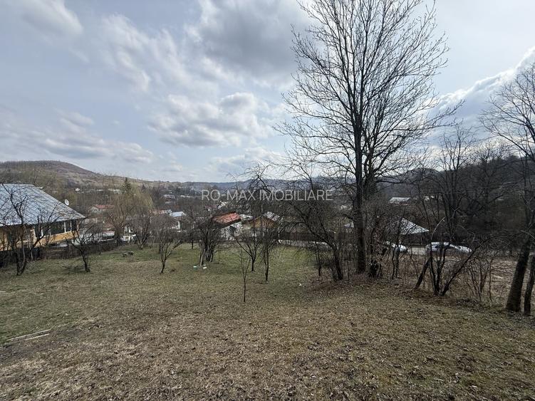 Teren 6040 mp la baza pădurii deschidere 40 ml - 2