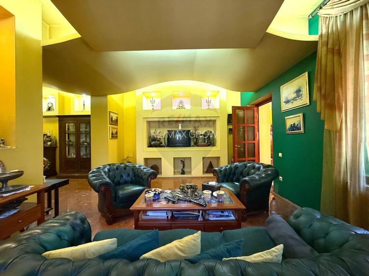 Casa interbelica de vanzare - probabil cea mai frumoasa din Roman - 6