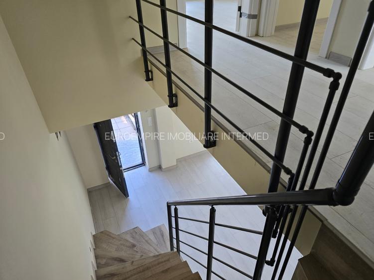 vika de vanzare in Lazu - 2