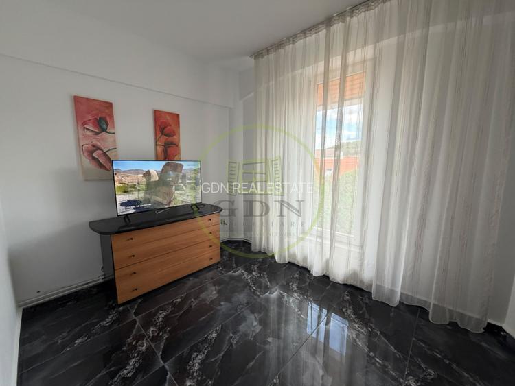 Apartament 4 camere de închiriat – Strada De Mijloc, Centrul Istoric - 4