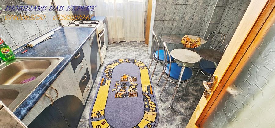 Inchiriere apartament 3 camere etaj 3 , zona PATISERIA DANA - 8