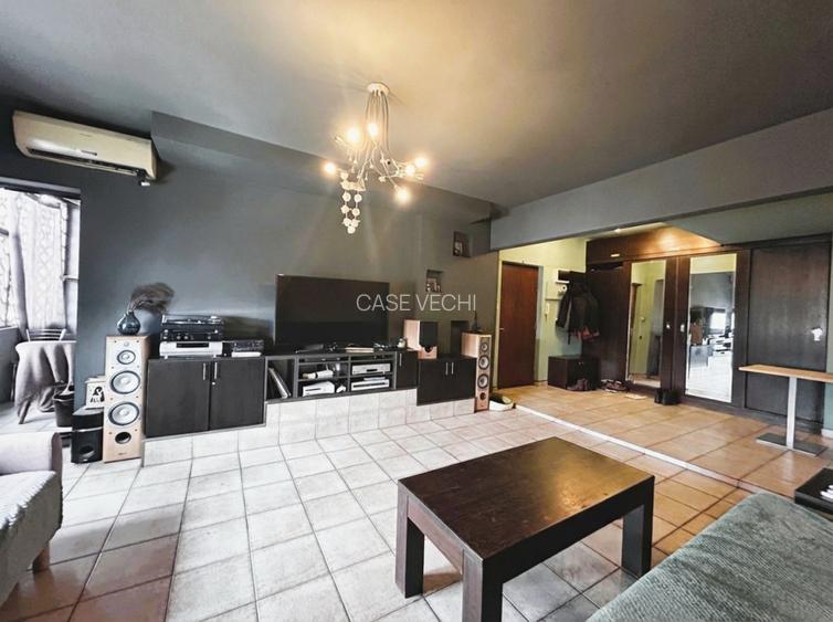 Vand apartament boem, intr-un bloc ca un refren - 8