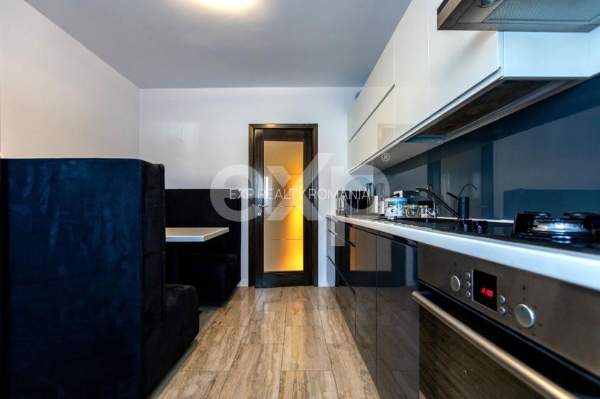 Casă/Vilă duplex cu 5 camere de vânzare, strada 9 Mai- zona Centrală - 4