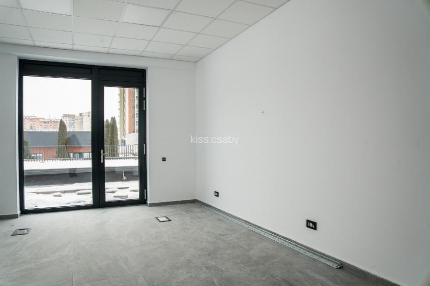 Spatiu comercial 81.6 mp direct proprietar 250 000 € - 9