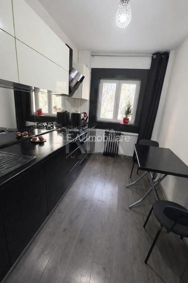 2 camere Ștefan cel Mare decomandat,parcare,et. 1,an 1984,metrou 57 mp - 2