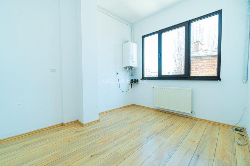 Piata Victoriei | Imobil individual | 12 incaperi  |Metrou 5 minute - 17