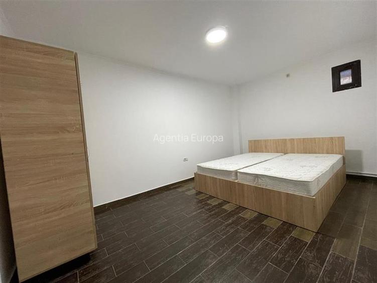 Spatiu comercial de vanzare  Zona E3 - 13