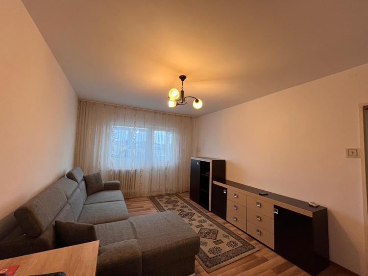 Bd Chimiei-Tudor Vladimirescu, ap.3 camere,2 bai, et.3/4,geam la baie, 70m!