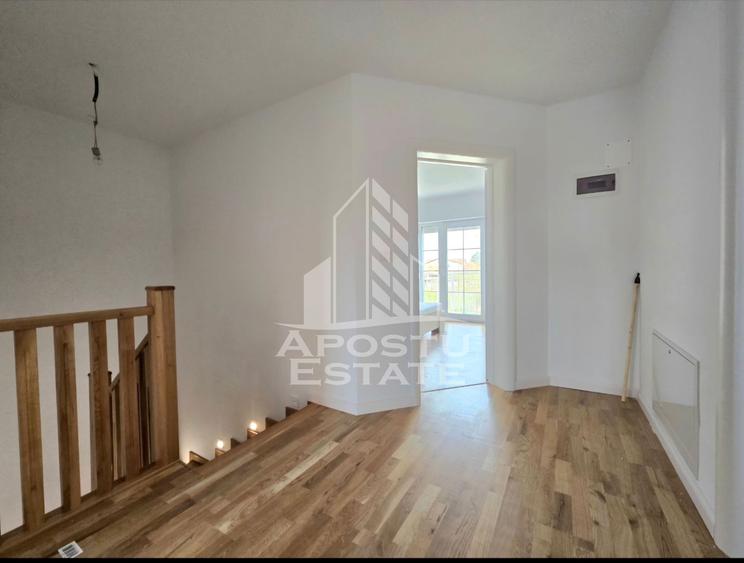 Jumatate de duplex de vanzare, modern, cu 4 camere si 2 bai, Sag, vatra satului