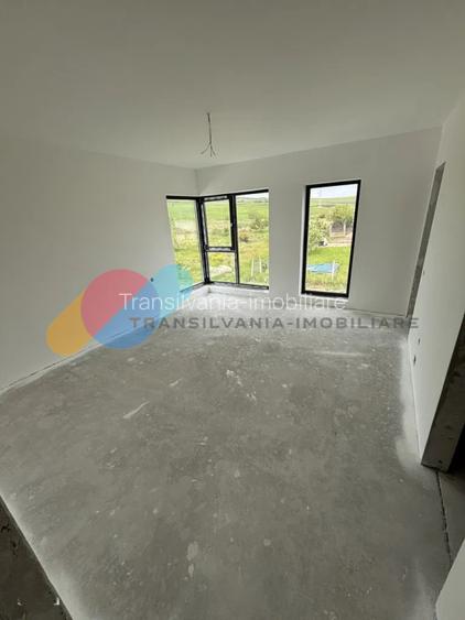 Casă individuală P+1+M cu 5 dormitoare – zona liniștită, Chinteni - 3