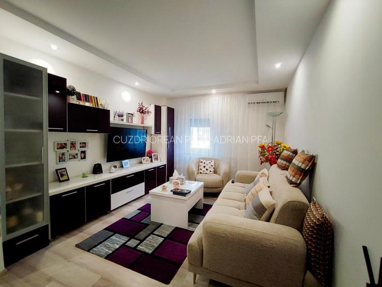 Apartament 3 camere mobilat de vanzare in zona CET - 2