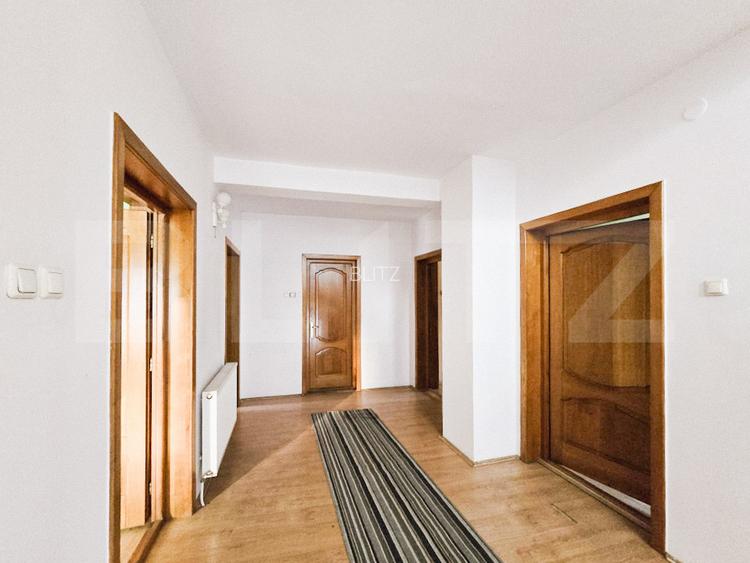 Oportunitate de investitie! Casa de vanzare, cu 8 camere, 382 mp, zona Gruia - 2