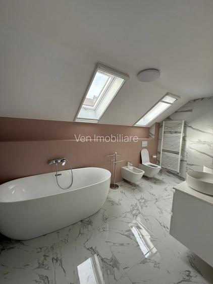 CASA ELEGANTA CU TEREN 1500MP,ZONA PETROM - 14