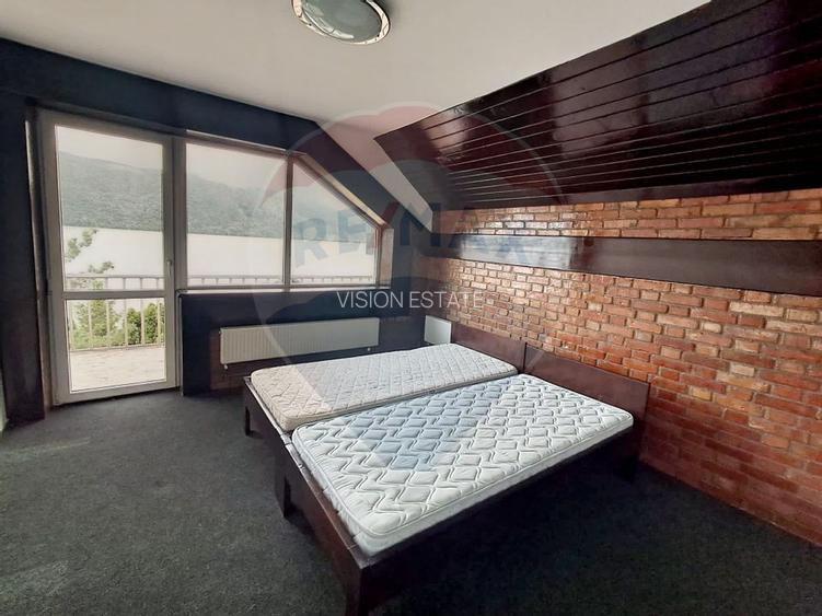 Pensiune Eselnita / 16 camere / Teren - 1448 mp / Ponton - 21