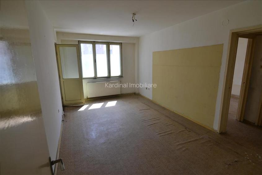 Exclusiv apartament 3 camere circular etajul 2 Calea Bucuresti - 13