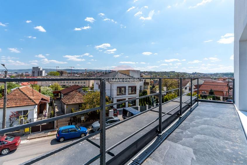 Casă / Vilă cu 6 camere de închiriat în zona Dambul Rotund - 8