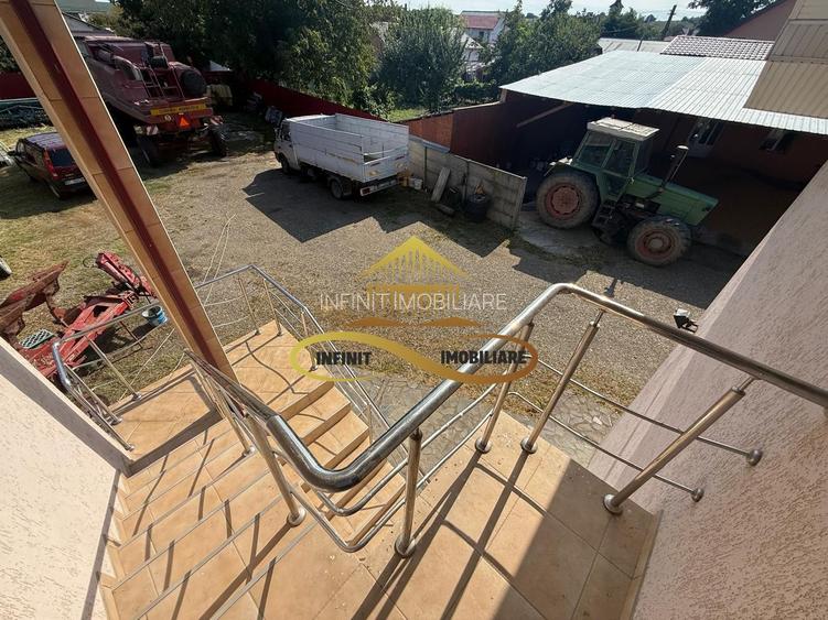 Casa de vanzare in Bacau Saucesti spatioasă cu etaj separat - 13