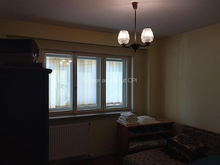 3 camere decomandate centru - 7