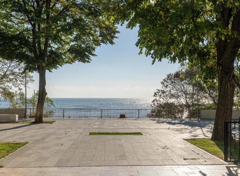 Casă istorică de vânzare la 100 m de mare – Mangalia | Zonă premium