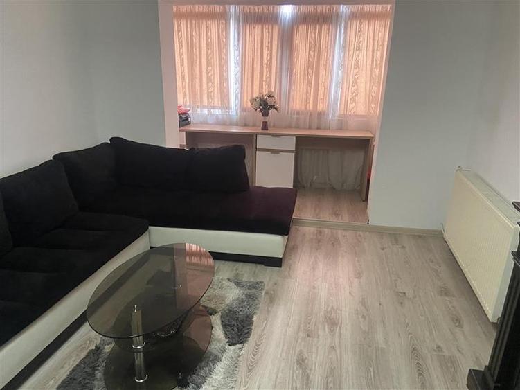 Apartament 4 camere , zona Piata Moldovei -Scoala nr 2 , decomandat 80 mp , imbu