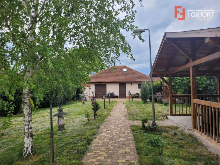 Casa deosebita in Sacalaz - vatra satului la 15 minute de Timisoara