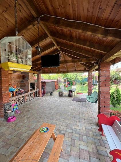 Casa cu 4 camere, 150 mp, teren 1000 mp, zona Bercu Rosu