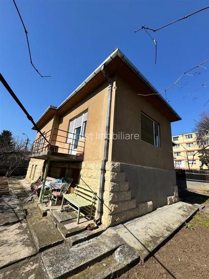 Casa de vanzare l 1040 MP Curte l Front 35 MP l Grigorescu