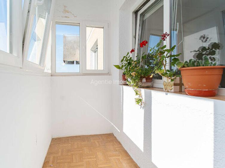 APARTAMENT  CU 3 CAMERE,  IN INIMA ORASULUI, LICEUL NATIONAL - 13