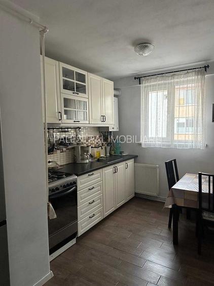 Apartament 3 camere Astra-Orizont,decomandat,130000 Euro - 4