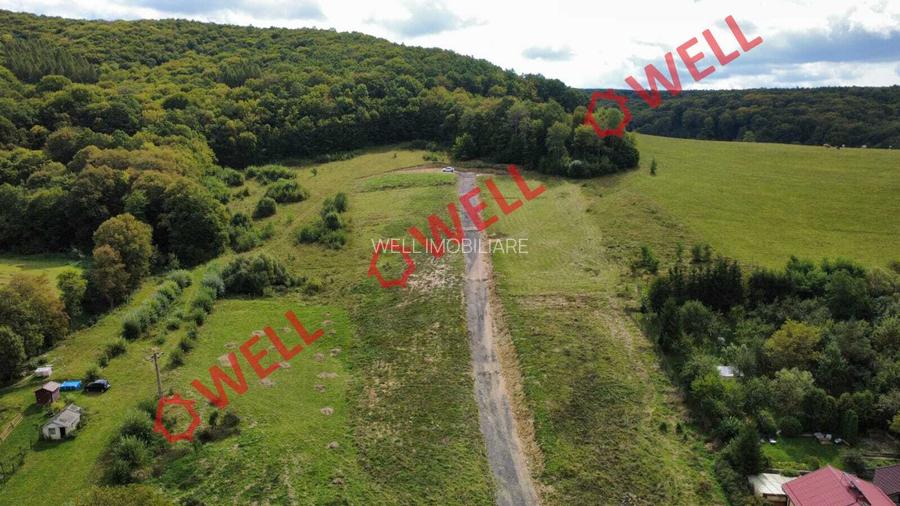 De vânzare 9 parcele de teren intravilan în localitatea Vâlcele, la ieșirea spre - 8