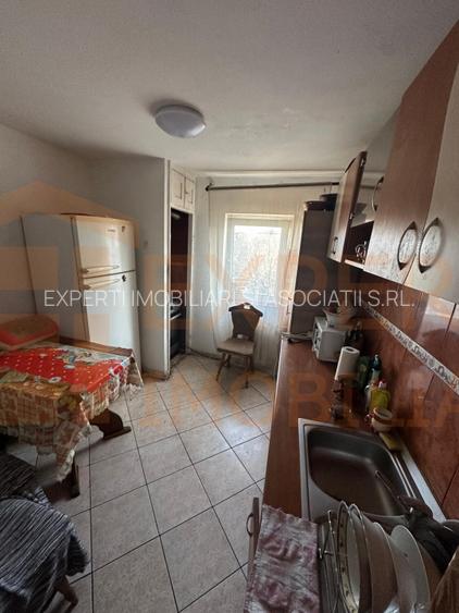 Apartament 4 camere, decomandat situat in zona Inel  II - 6