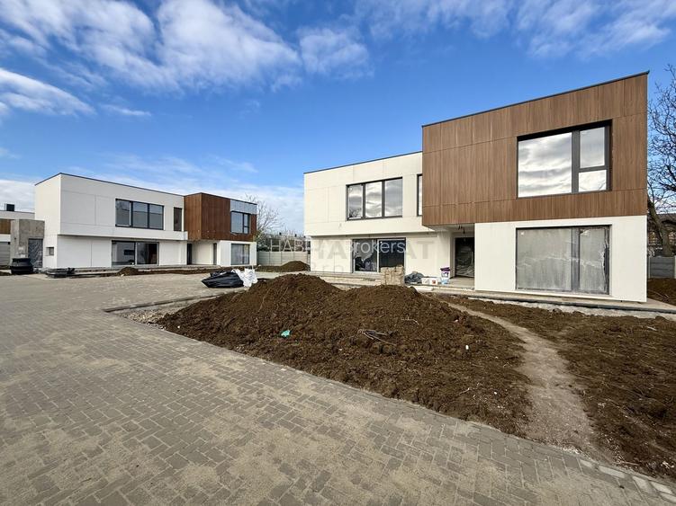 Oportunitate investitie, vila 6 camere - 19