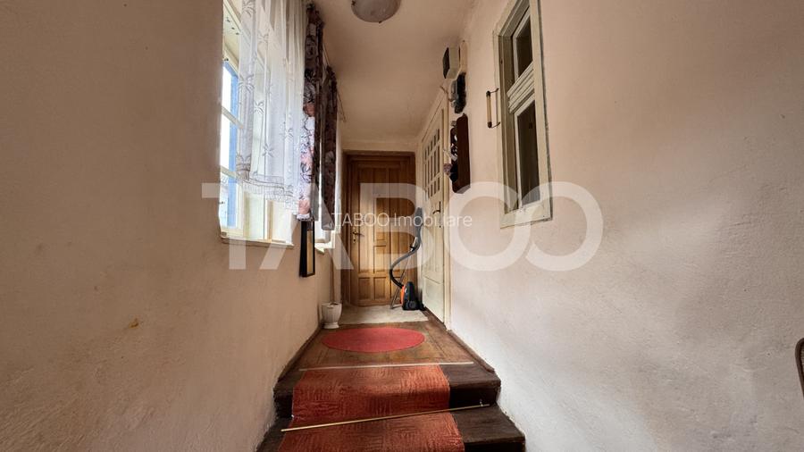 Casa de vanzare cu curte spatioasa loc relaxare si gradina Cornatel - 14