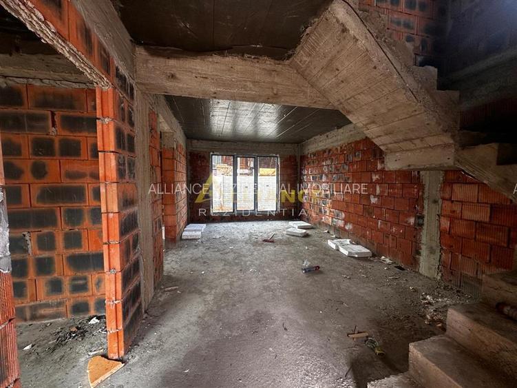 Vila individuala 5 camere ~ 3 bai ~  Teren 300 mp - 9