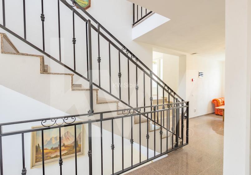 Cladire cu 15 camere si potential de pensiune in Ocna Sibiului - Investitie top - 14