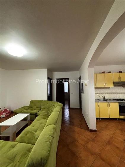 Inchiriez apartament 3 camere la casa, cartier Gai Arad - 11