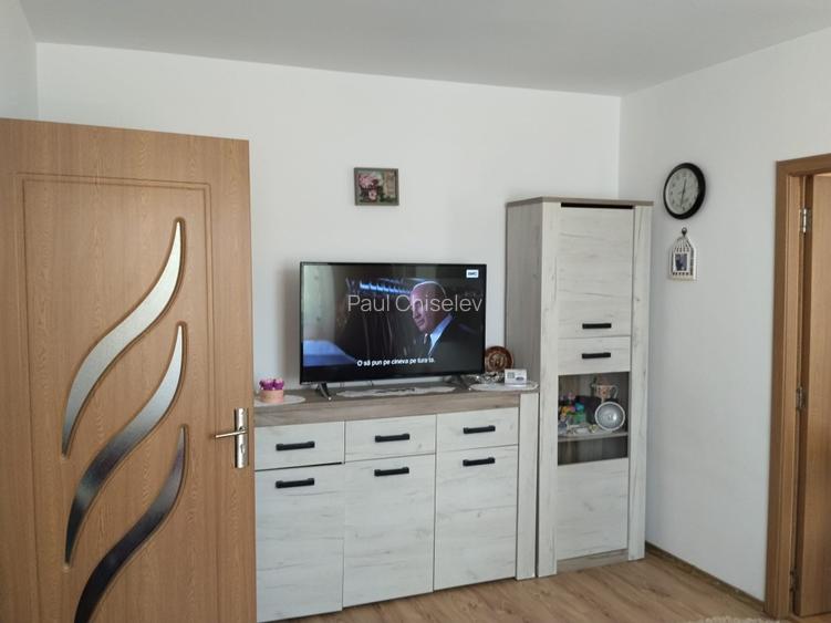 Apartament cu 3 camere semidecomadat complet utilat - 10