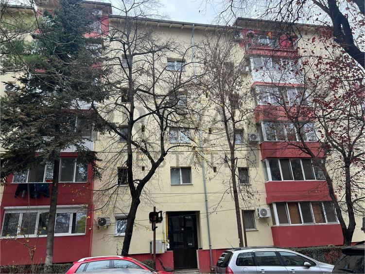 Apartament 3 camere, 2 bai,2 balcoane. bloc izolat, Etaj 2. Lipovei - 18