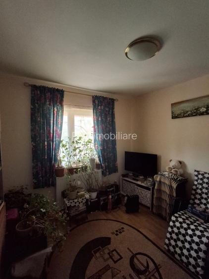 CASA INDIVIDUALA  in sat VLADICENI com. TOMESTI - 21