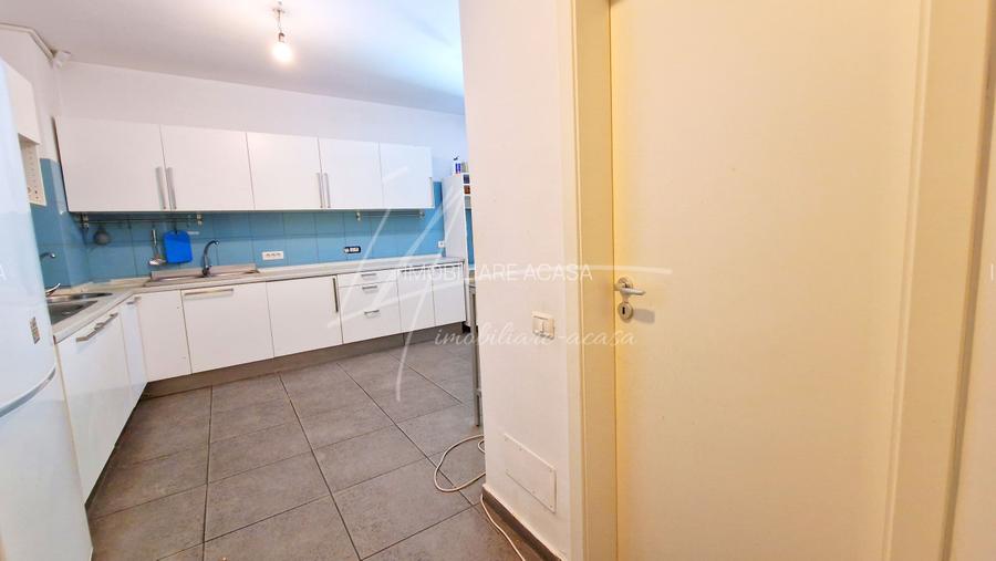 Apartament cu 5 camere si curte de 358 mp. - 16
