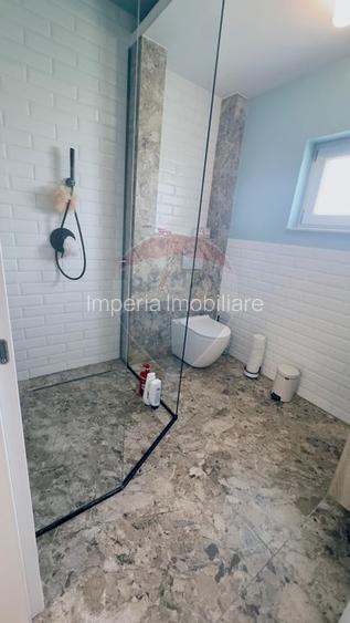 Proprietate premium în Filiași, locuință de lux cu spații comerciale - 11