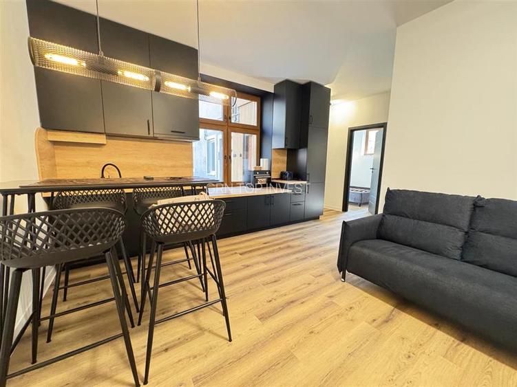 Apartament de LUX cu 3 camere in zona Centrala - 2